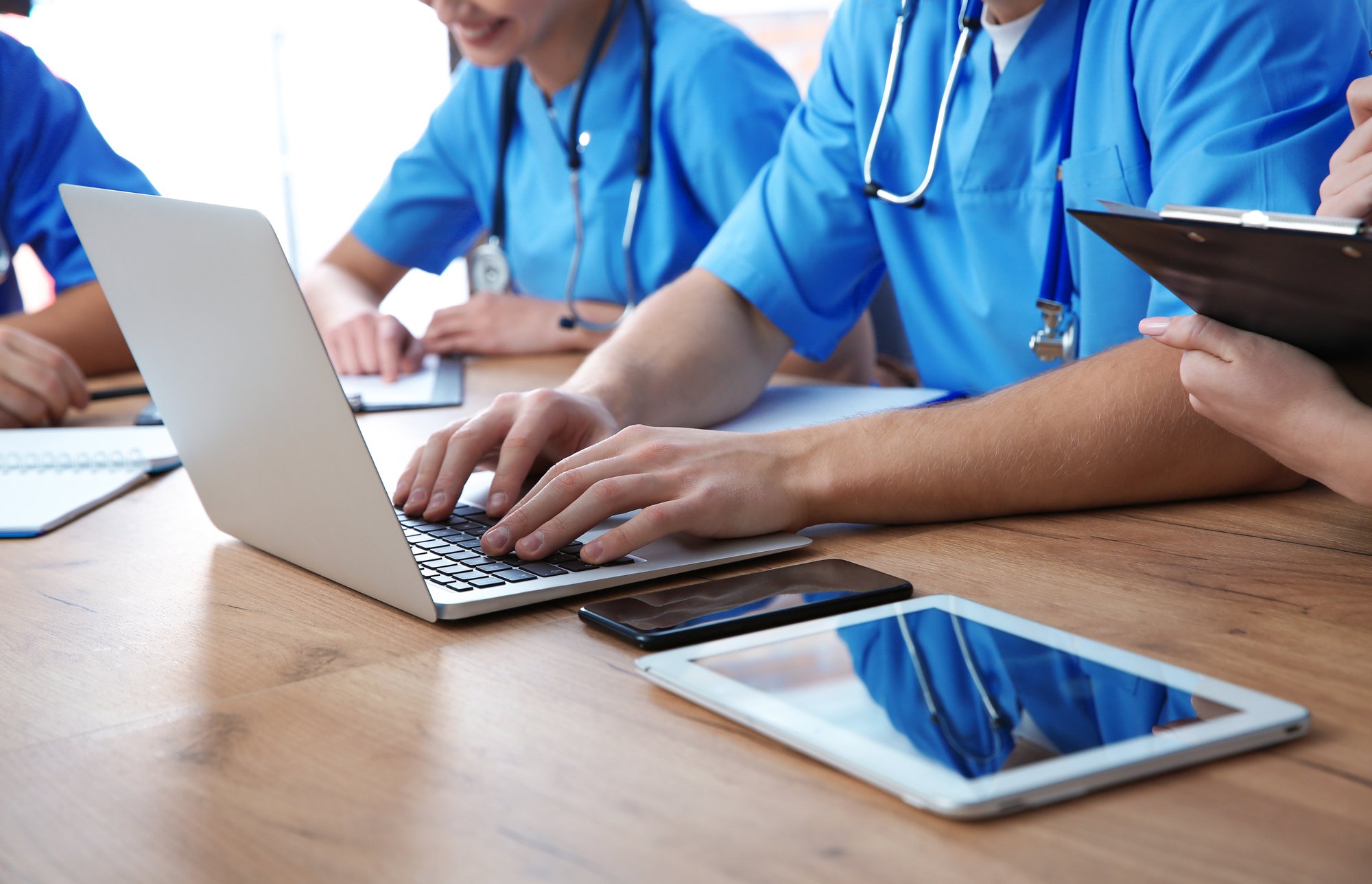 Online Nursing School: How to Get an RN Degree Online - Nightingale