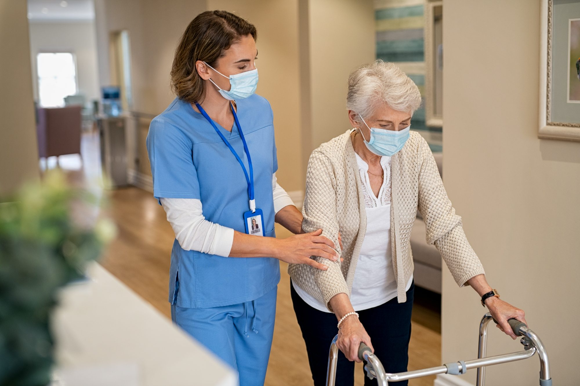 what do geriatric nurses do?