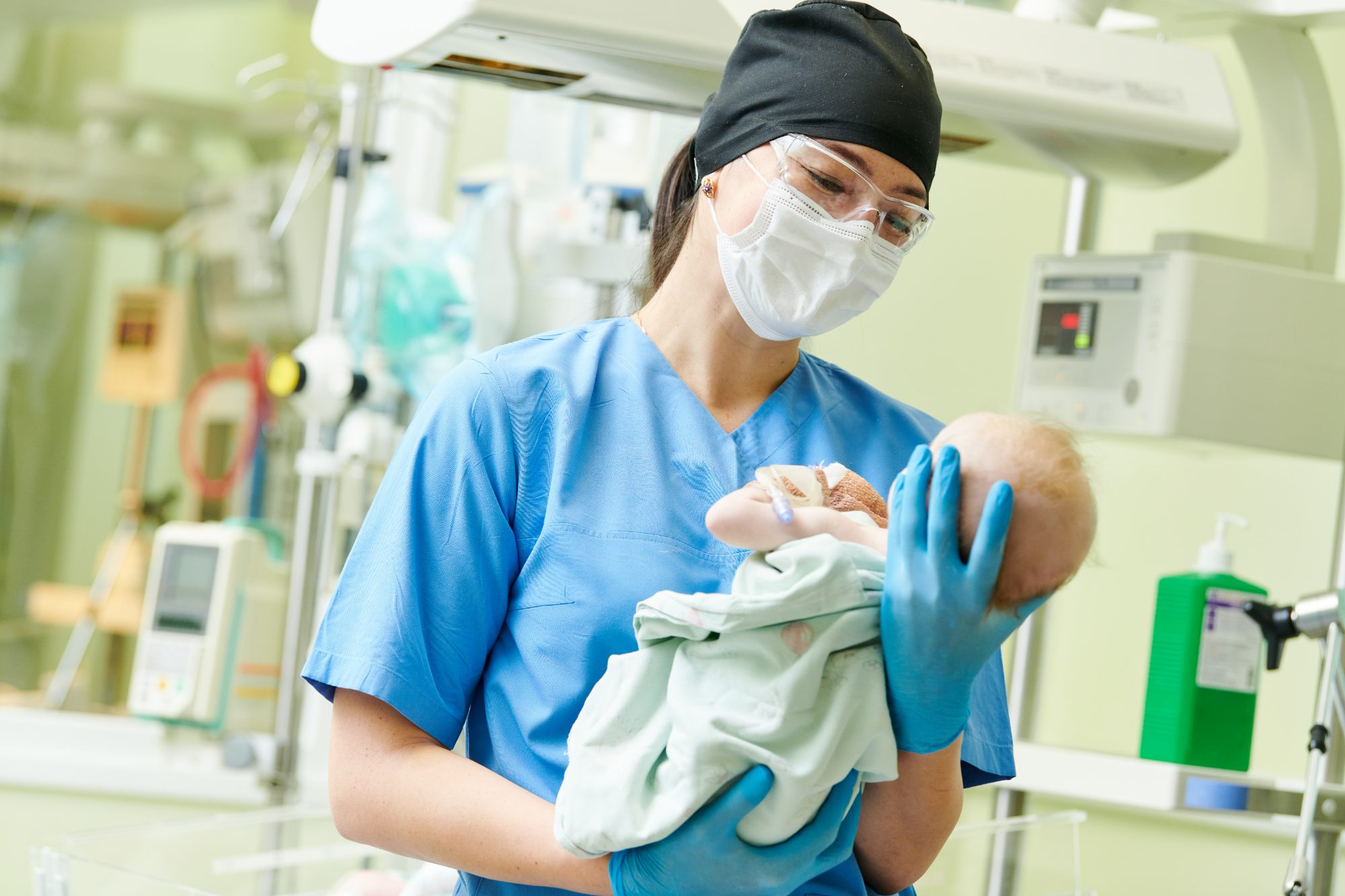 become a neonatal nurse